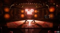 Dance well enough and you'll earn a gift from Andrea, as well as the trophy "Dancing Queen".