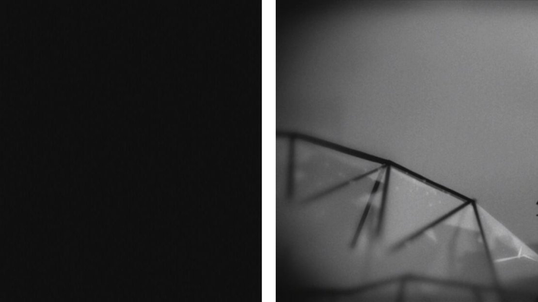 Push the cart with the ladder down the slope (left), hop on and jump from the ladder onto the glass dome (right).