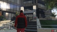 Head to the Del Perro to take a look around the area